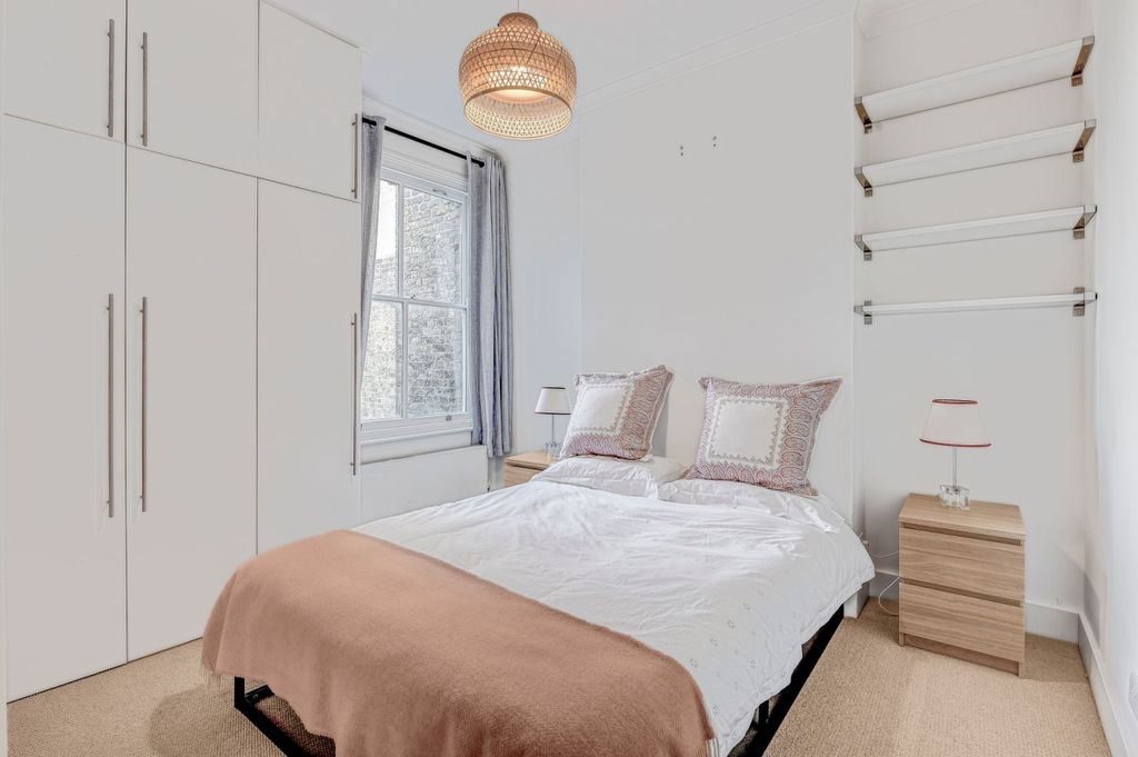 Property photo 3 of 14 Wix_S_Lane_Sw4_0Ah__