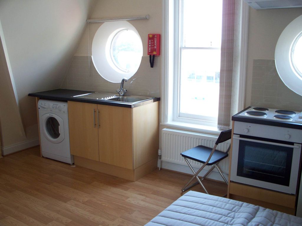Property photo 1 of 2