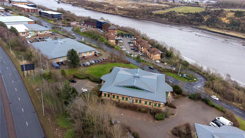 Property photo 1 of 12 Picture No. 17