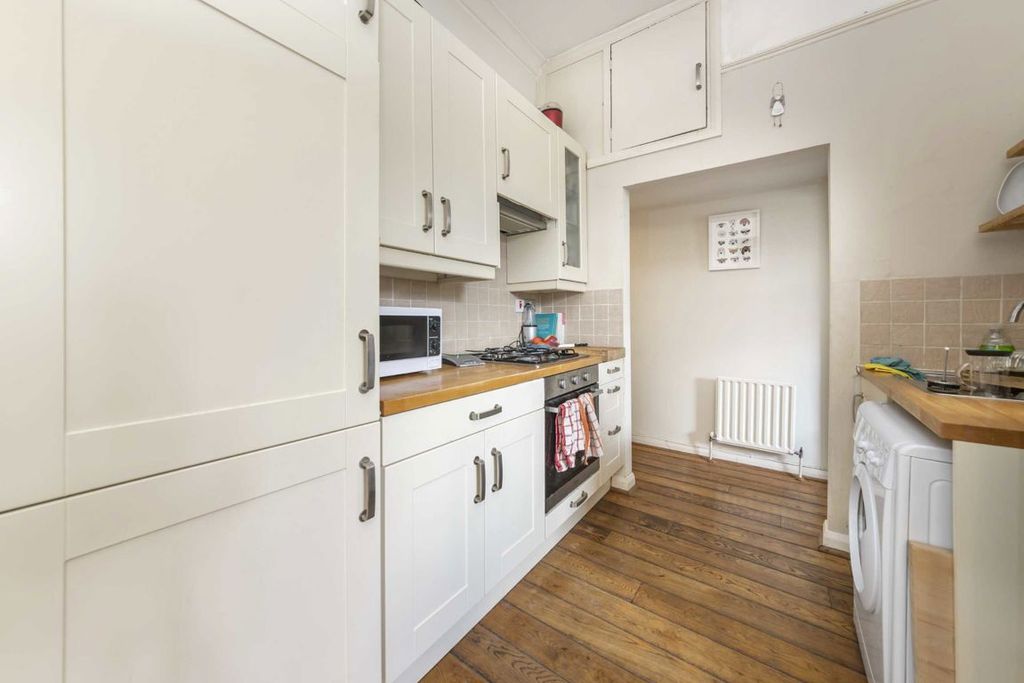 Property photo 3 of 5