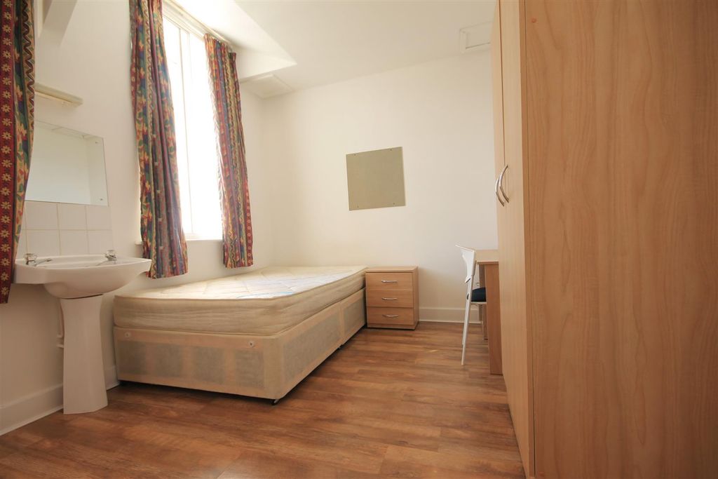 Property photo 2 of 7 20196.Jpg