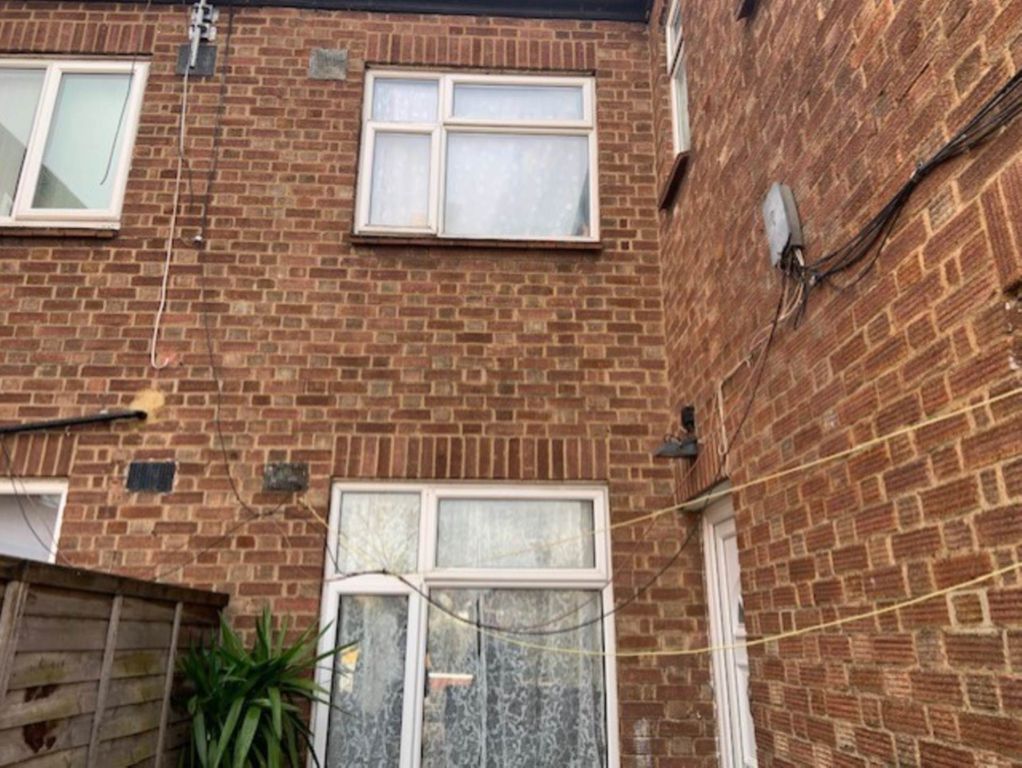 Property photo 2 of 6