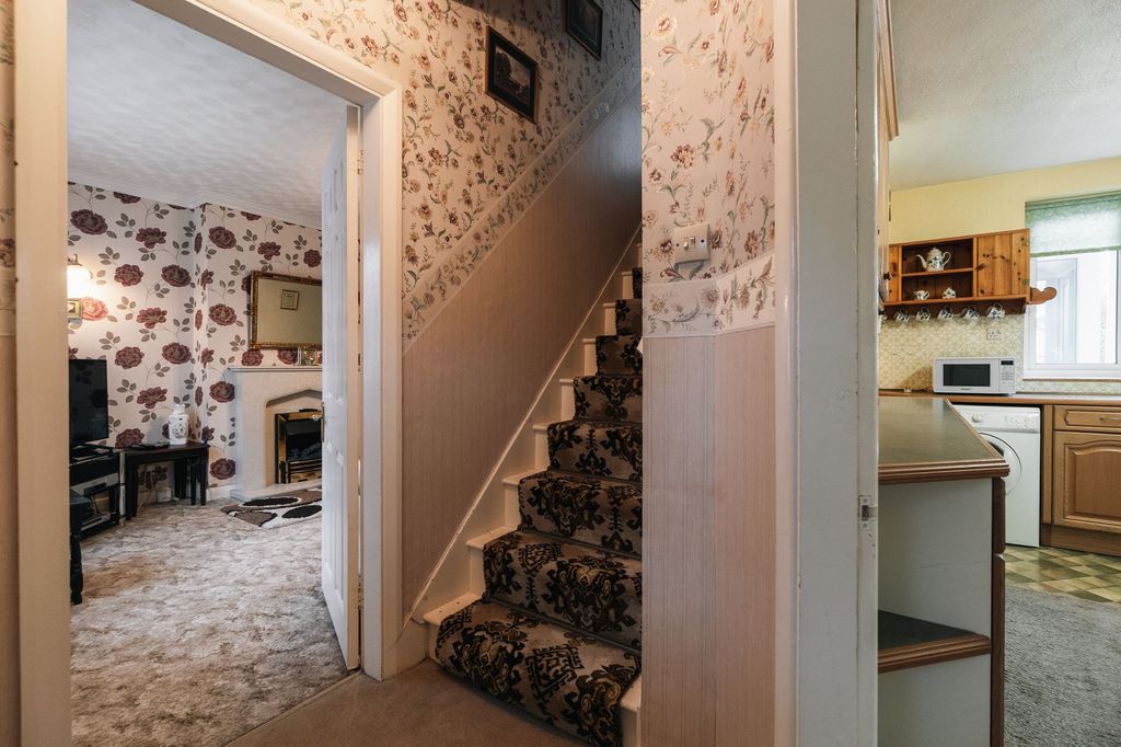 Property photo 3 of 21