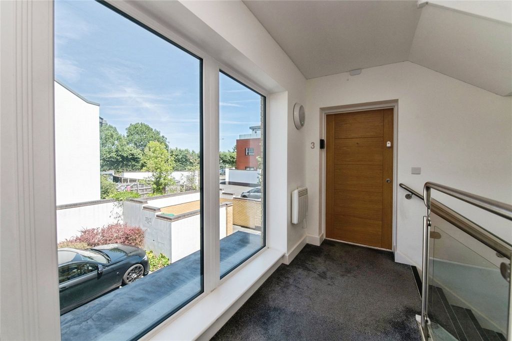 Property photo 2 of 11 Picture No. 20