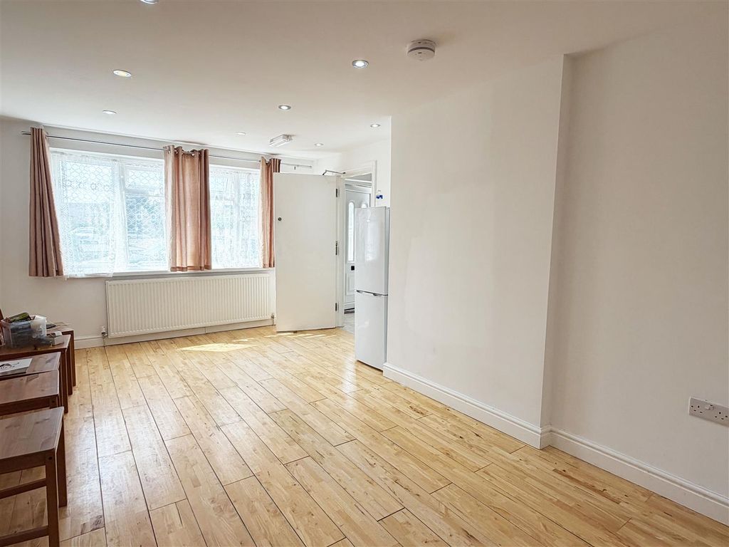 Property photo 2 of 9 Cr Gf Recep3.Jpg