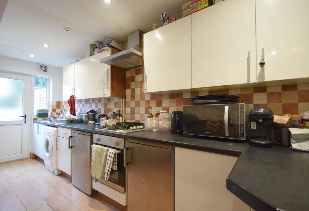 Property photo 2 of 12 Photo 3