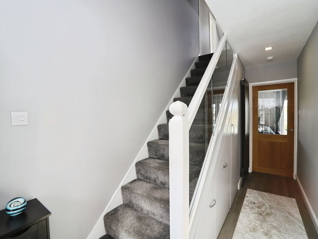 Property photo 2 of 19 Hallway
