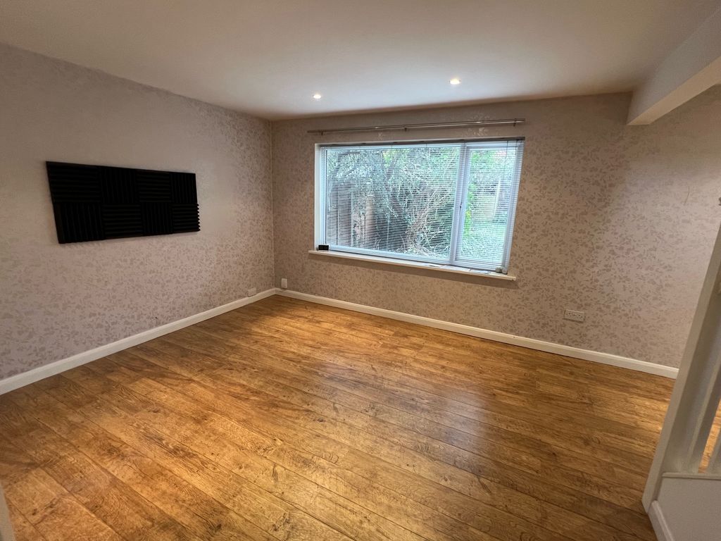 Property photo 2 of 5 Image