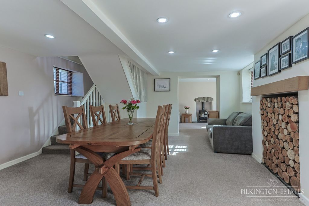 Property photo 3 of 17 5026073