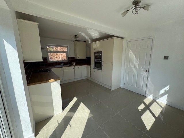Property photo 3 of 11 Image