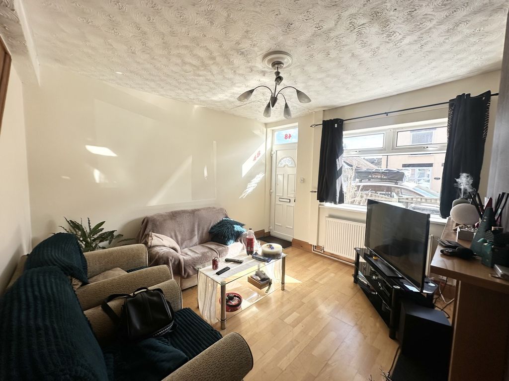 Property photo 2 of 9