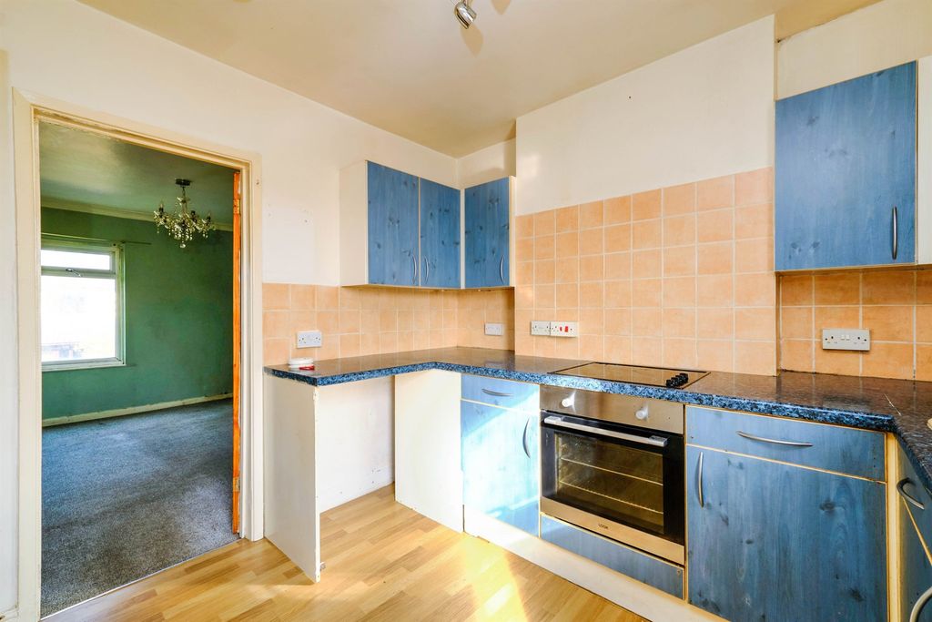 Property photo 2 of 8
