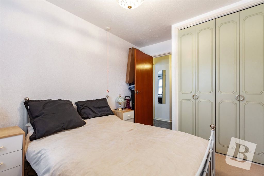 Property photo 3 of 10 Bedroom