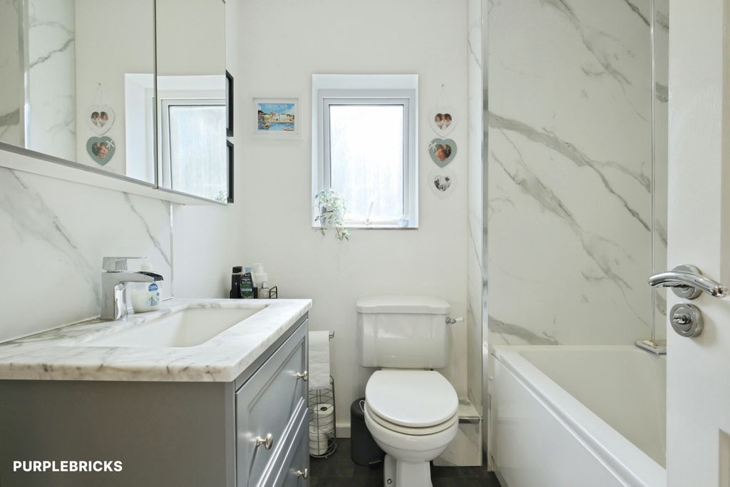 Property photo 3 of 25