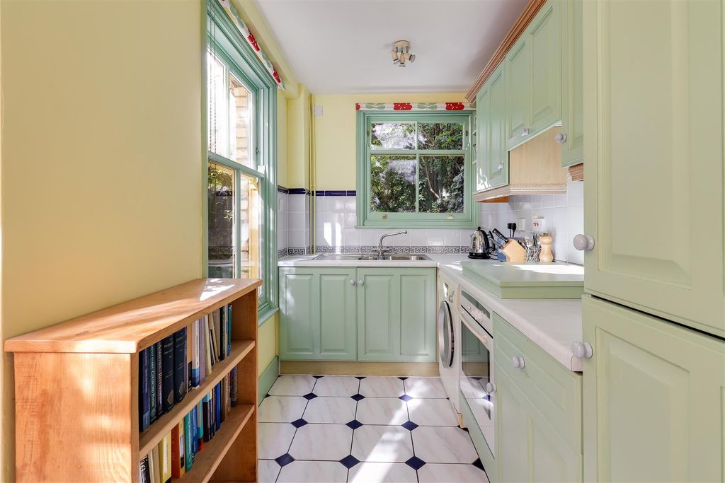 Property photo 3 of 18 Img (5).Jpg