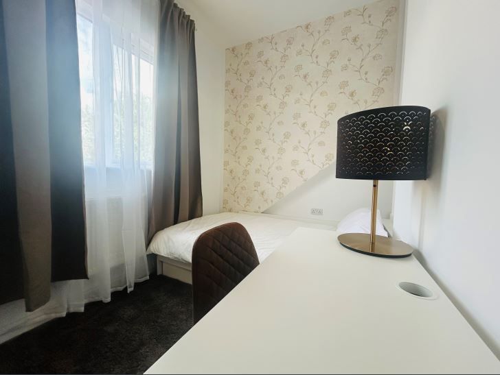 Property photo 1 of 5