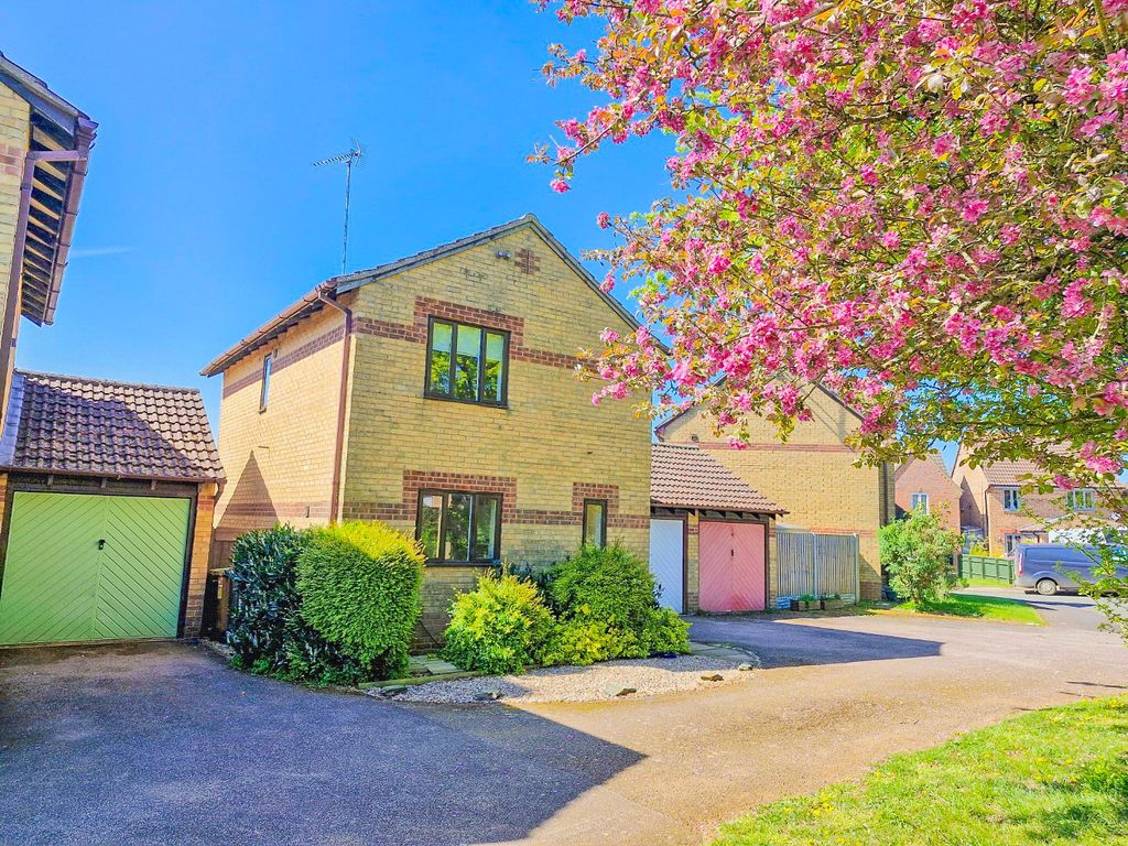 Property photo 1 of 36 4571061
