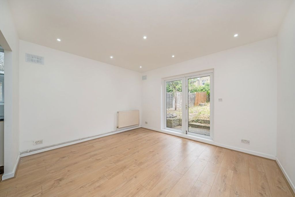 Property photo 1 of 4