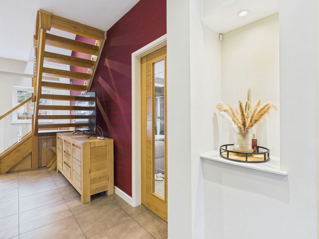 Property photo 3 of 31