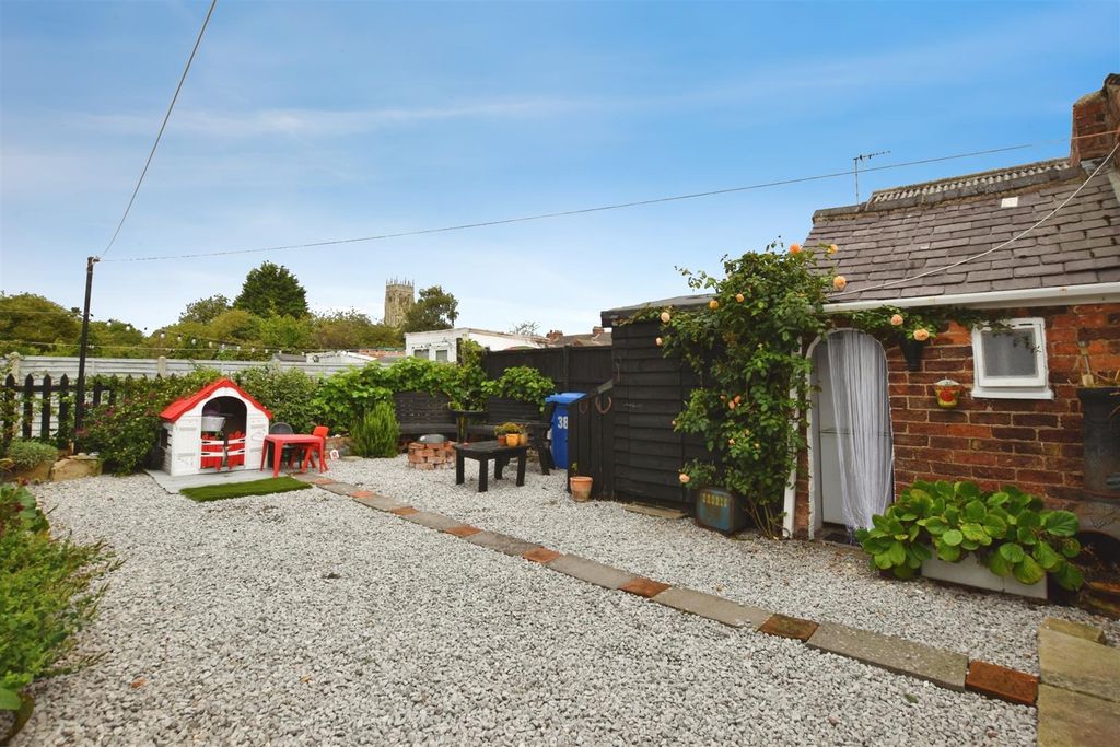 Property photo 3 of 29 B2E1Be19-Garden.Jpg