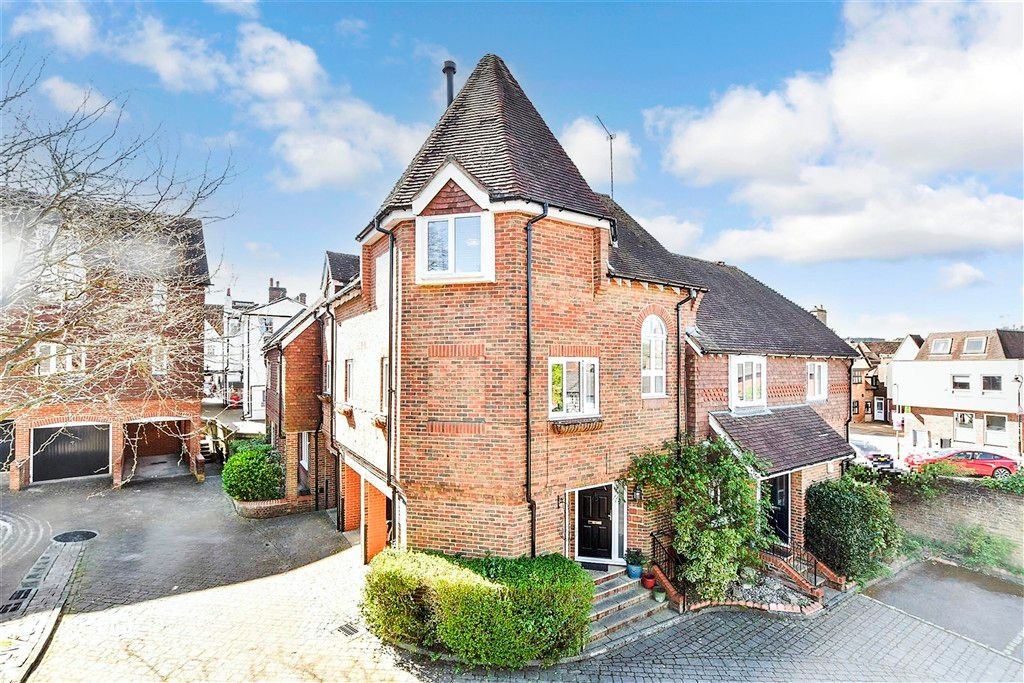 Property photo 2 of 13 Front (Web)