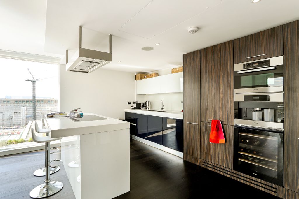 Property photo 2 of 11 2