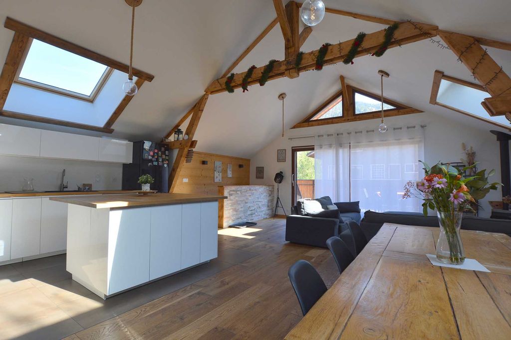 Property photo 2 of 3