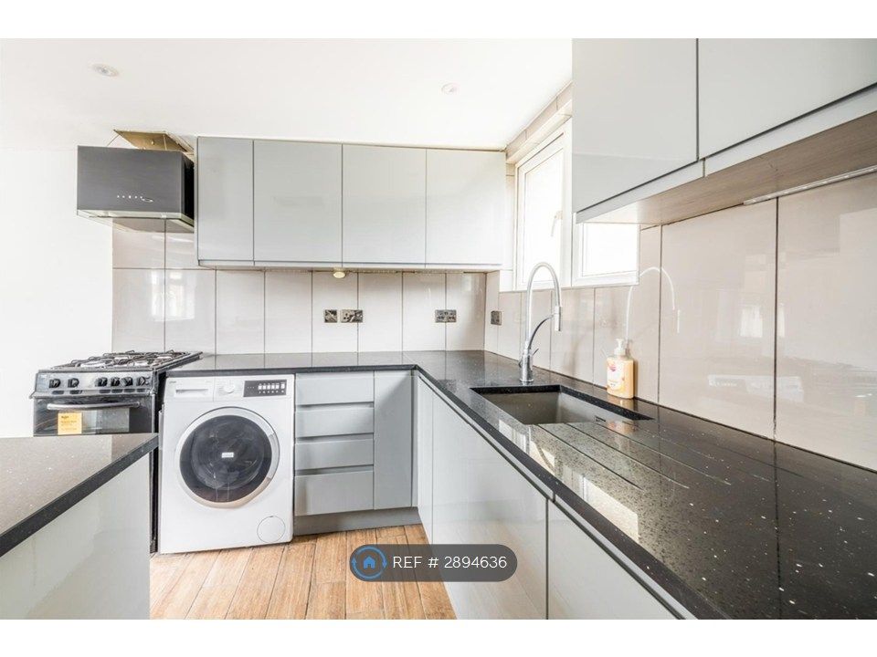 Property photo 2 of 9 Kitchen