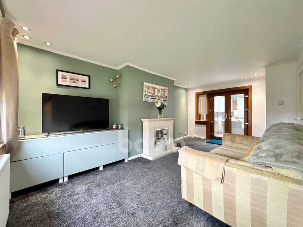 Property photo 2 of 21 Newhouse Drive, Kilbirnie Lounge Shot