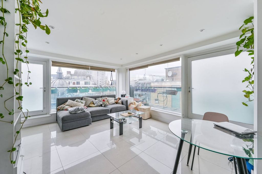 Property photo 2 of 22