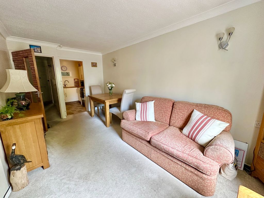 Property photo 2 of 18