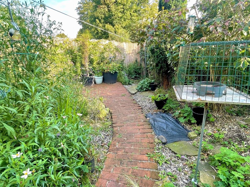 Property photo 3 of 20 Garden