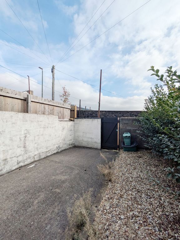 Property photo 3 of 16 Garden