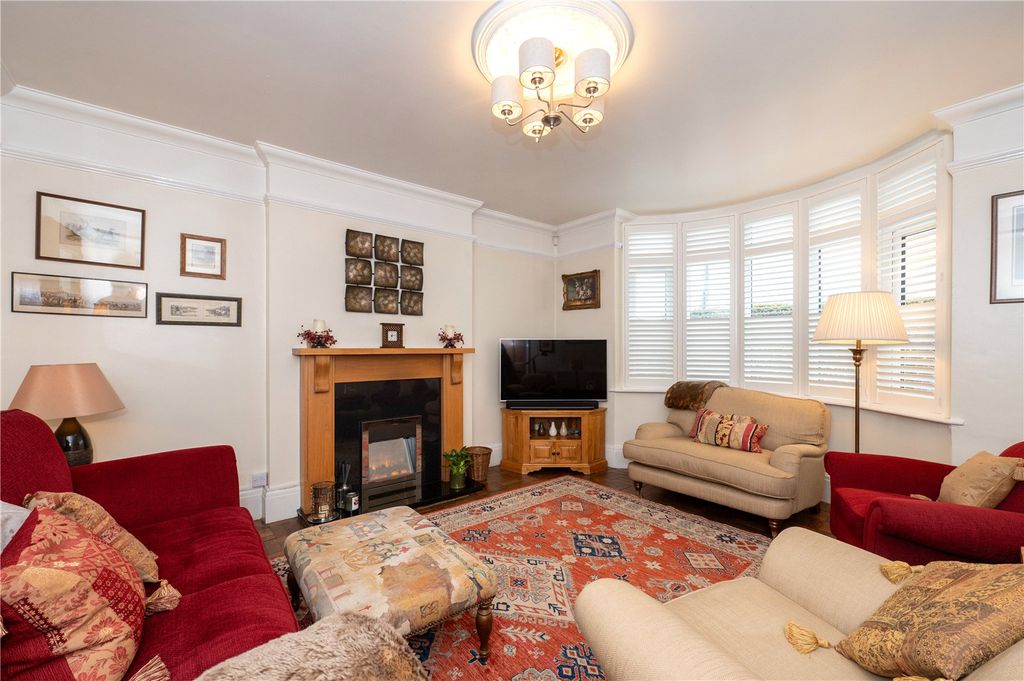 Property photo 2 of 16 Sitting Room