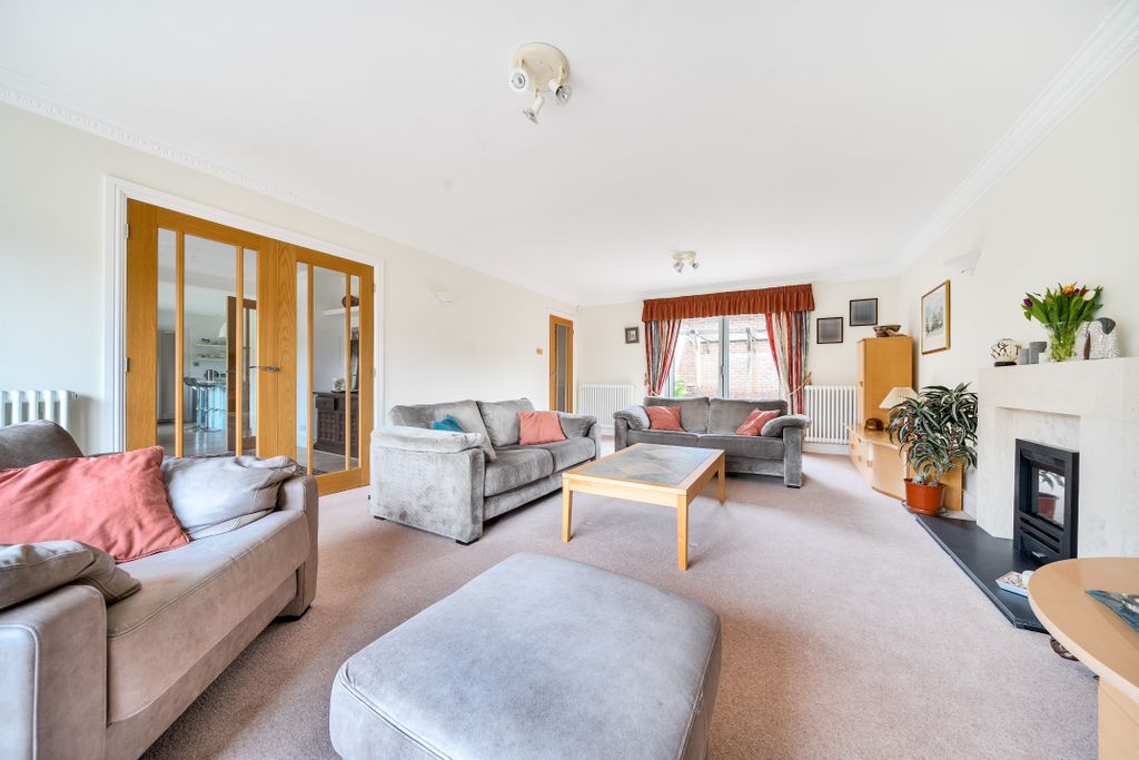 Property photo 2 of 13