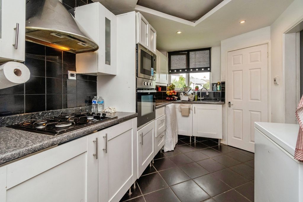 Property photo 3 of 18 Pbox-Img.Jpg