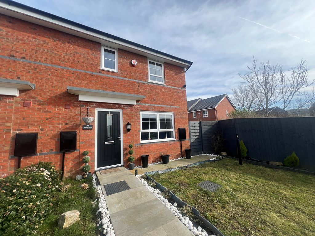 Property photo 1 of 11 Front