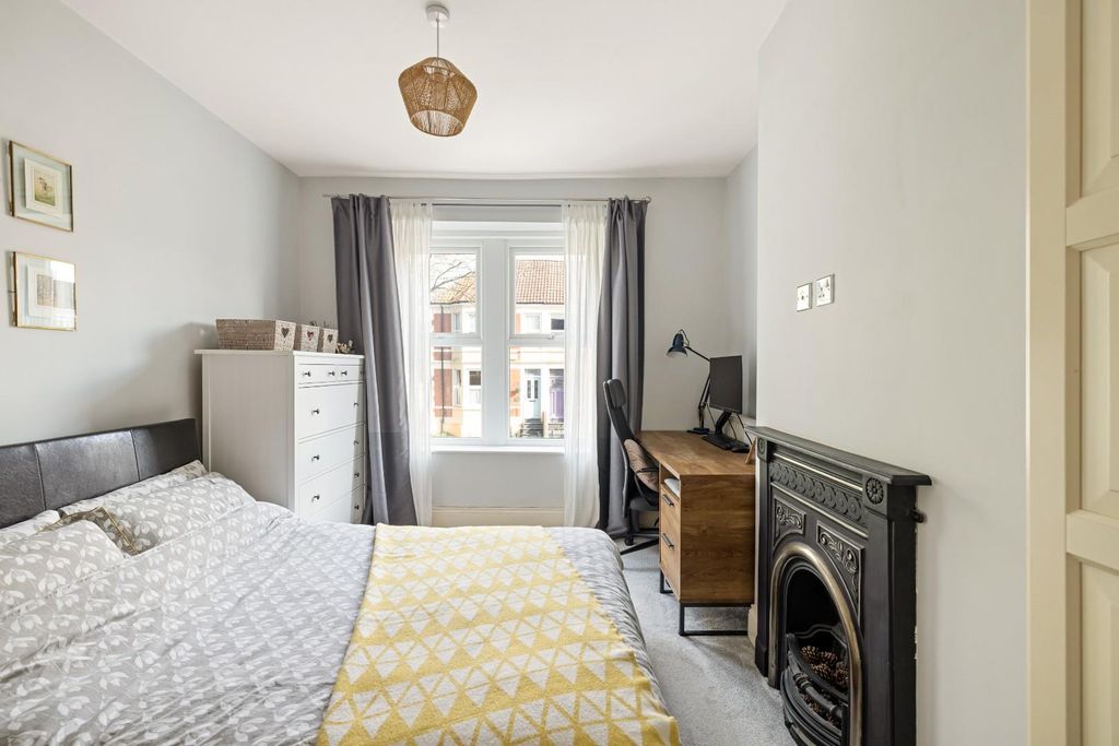 Property photo 3 of 31 Char8151.Jpg