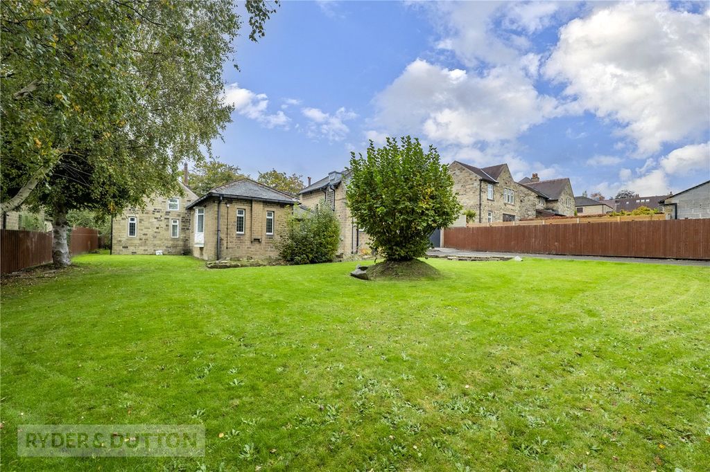 Property photo 2 of 35 Garden