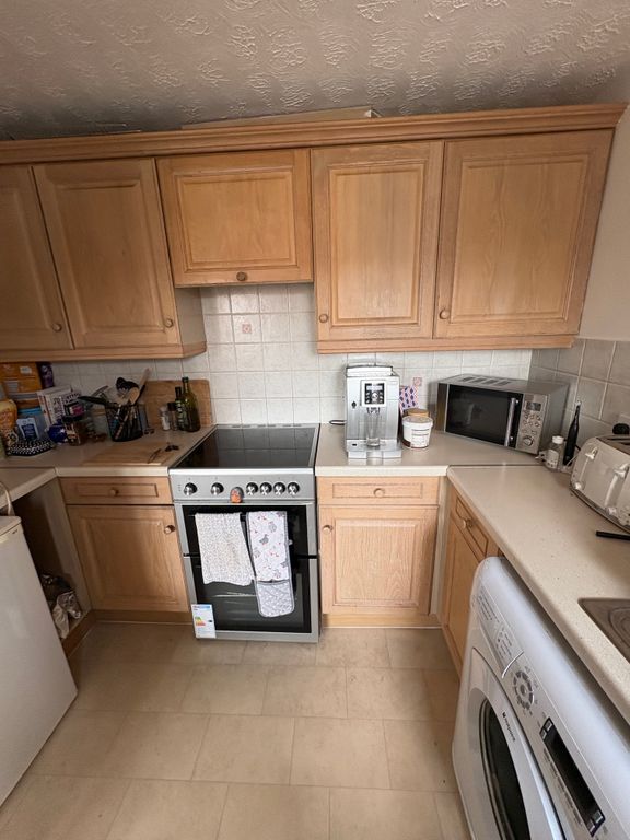Property photo 2 of 5 Kitchen