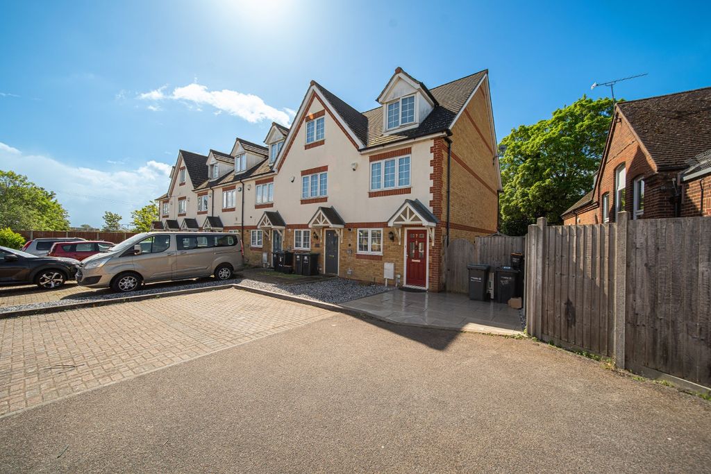 Property photo 1 of 19 4610821