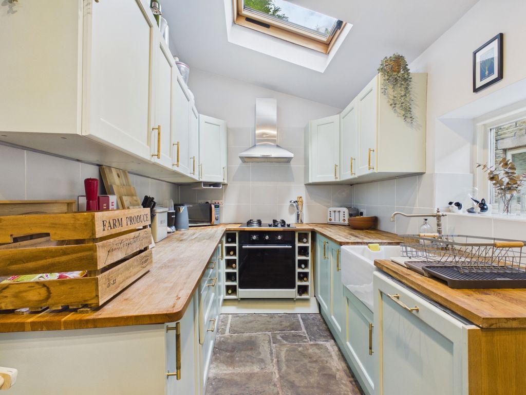 Property photo 3 of 13 Kitchen