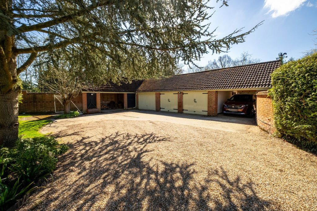 Property photo 3 of 38
