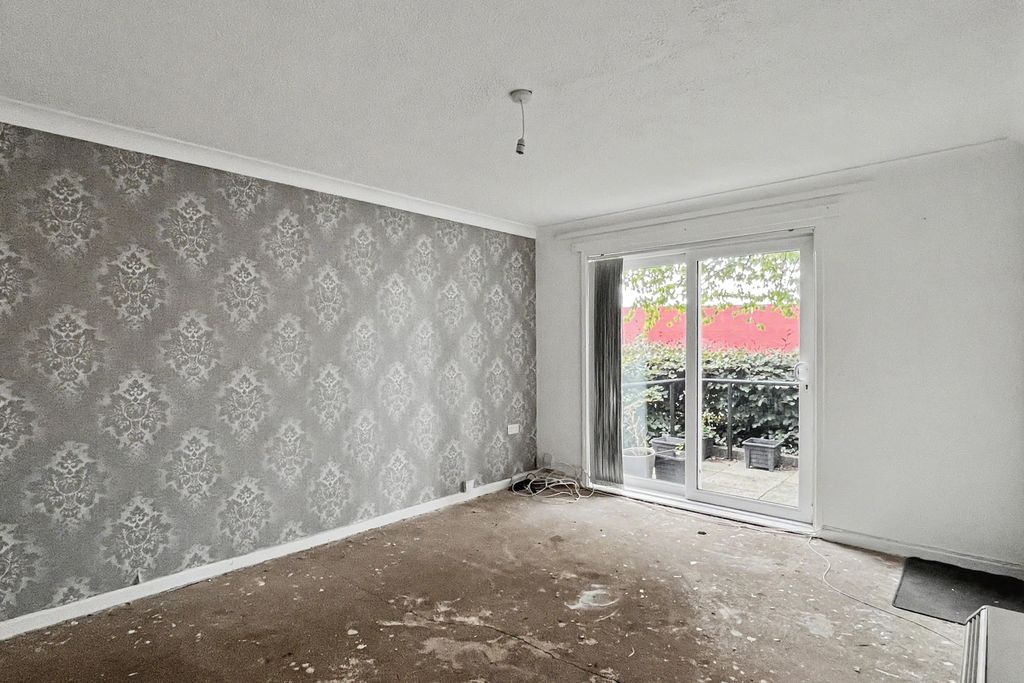 Property photo 2 of 16 5 Stainton Drive, Felling, Gateshead, Tyne And Wear, Ne10 9Qt