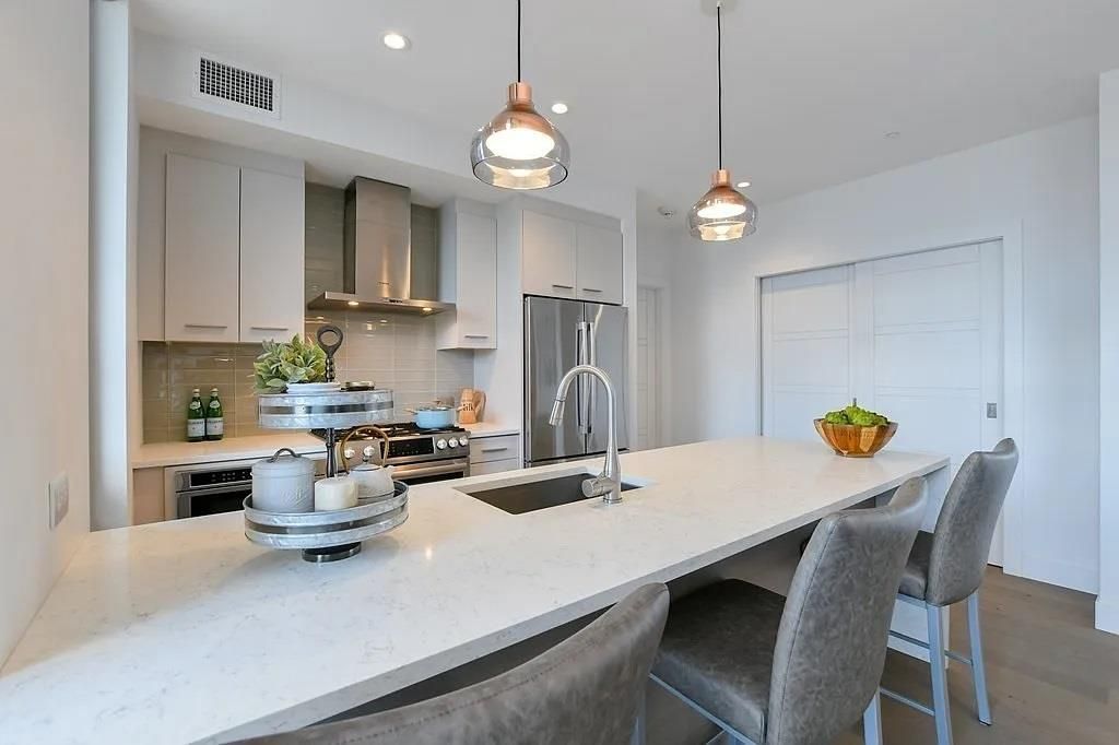 Property photo 1 of 6 Kitchen 1.Jpg