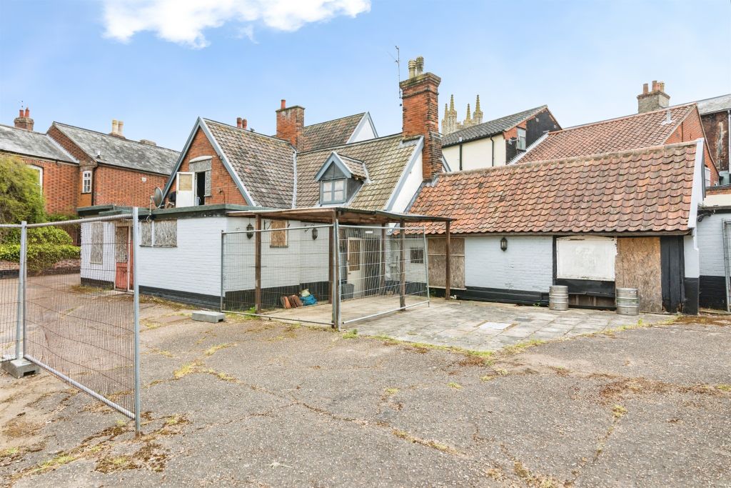 Property photo 2 of 22