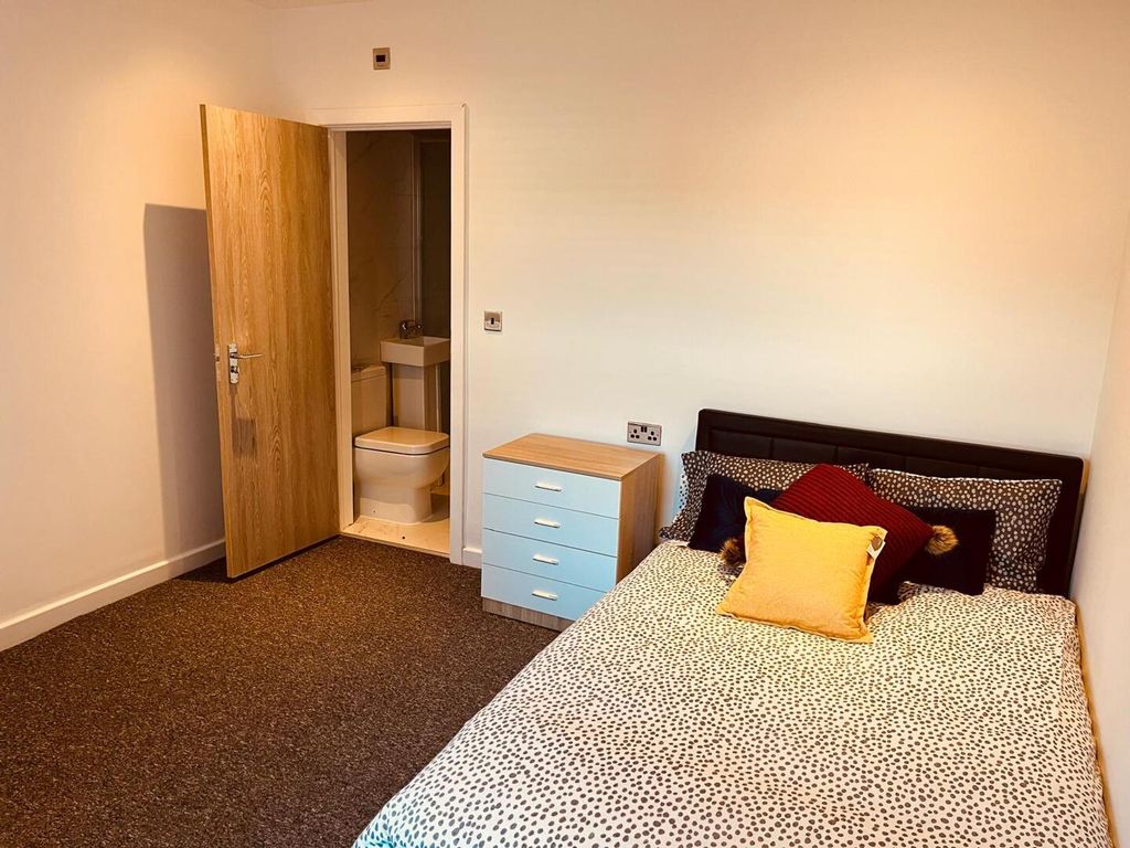 Property photo 1 of 11 Bedroom