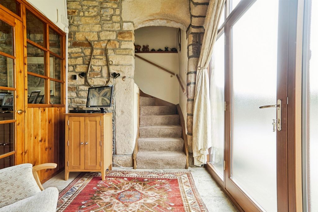 Property photo 3 of 20