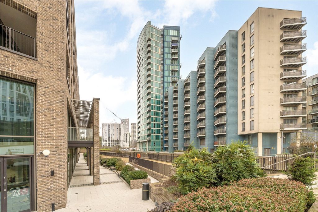 Property photo 1 of 9 External