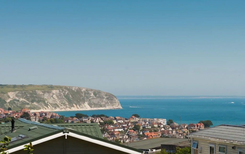 Property photo 3 of 8 Photo 9